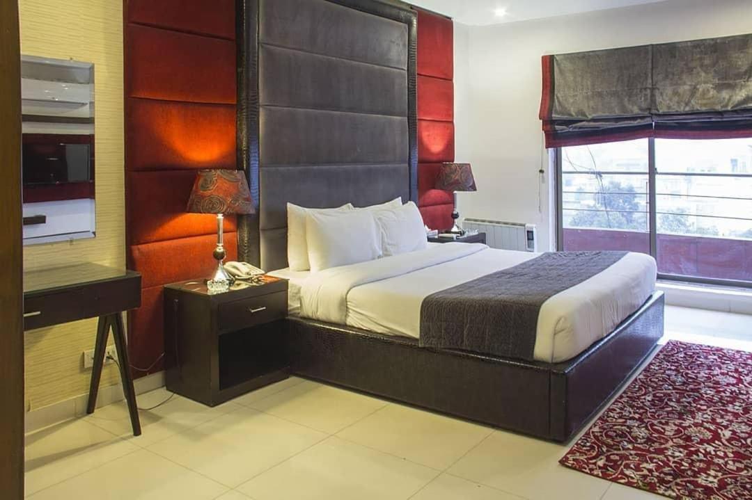 Maisonette Hotel & Apartments Lahore Ngoại thất bức ảnh