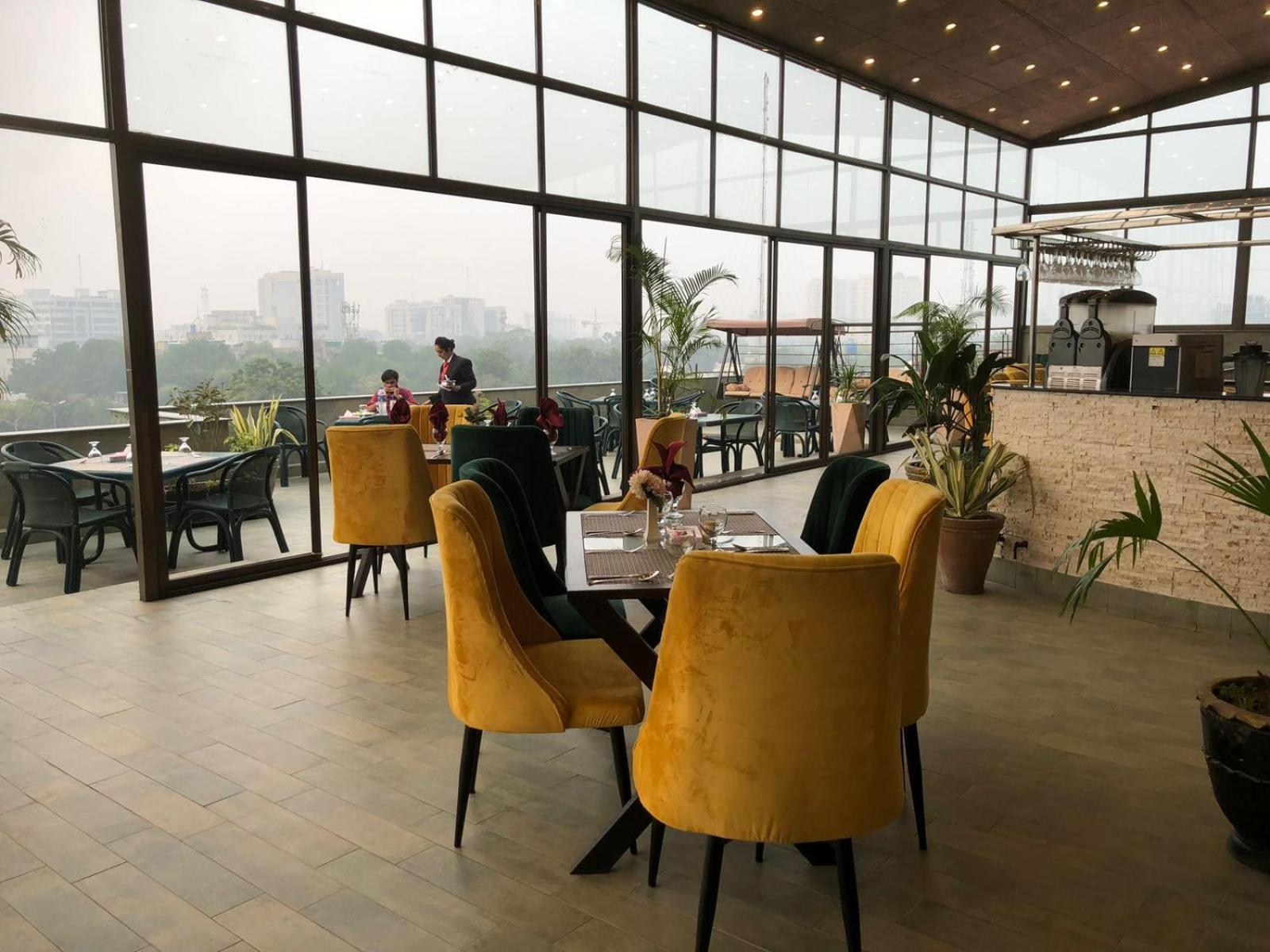 Maisonette Hotel & Apartments Lahore Ngoại thất bức ảnh