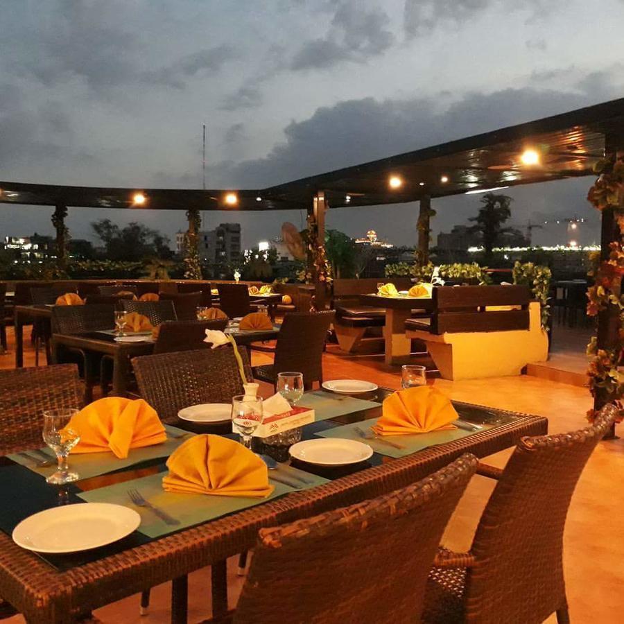 Maisonette Hotel & Apartments Lahore Ngoại thất bức ảnh
